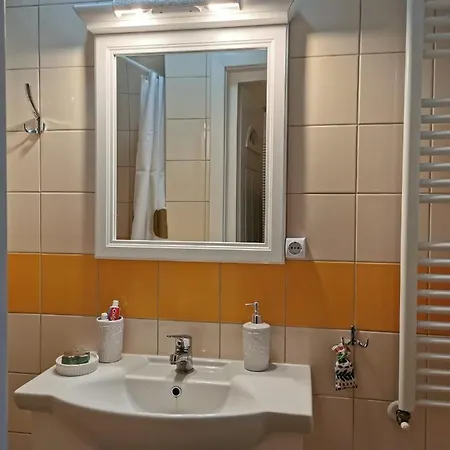 Apartment Angels' Whisper - Center