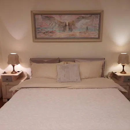 Apartment Angels' Whisper - Center *