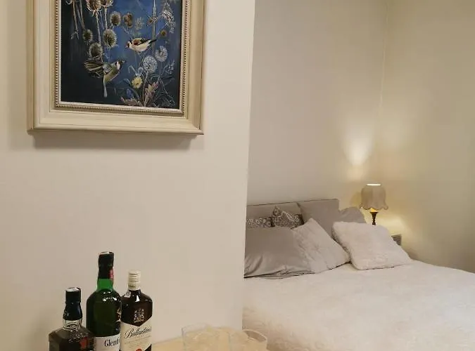 Apartment Angels' Whisper - Center *